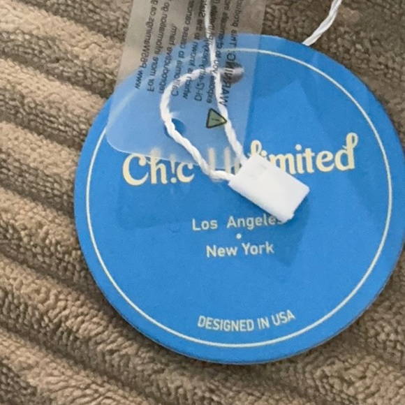 Black Leather Wallet with Gold Dragonfly Accent - Picture 2 of 3